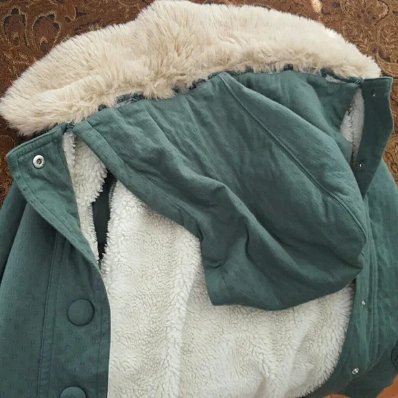 Marc Jacobs Hoodie Faux Fur - Picture 8 of 8